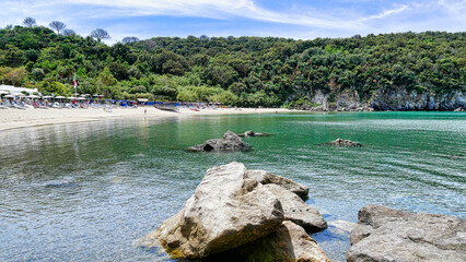 Baia di San Montano, bei Lacco Ameno, Badestrand auf Ischia	