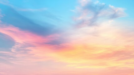 Obraz premium Colorful evening sky with a smooth gradient of warm pastel tones