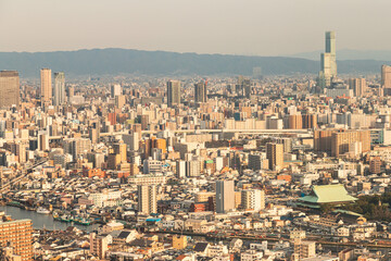 Fototapeta premium 展望台から見えた夕方の大阪都市風景