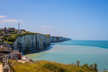 Vue sur l'océan et la plage du haut des falaises de Ault