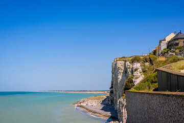 L'océan, la plage, les falaises à Ault