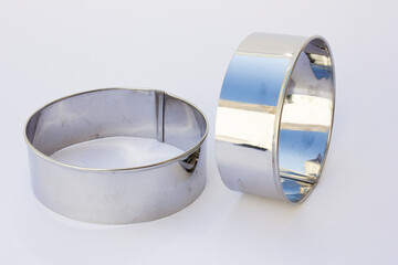 A circle stainless steel cake molding cutter, is designed for precise cutting and shaping of cakes,...