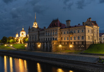 Naklejka premium night view of the old stock exchange and Spaso-Preobrazhenskiy kafedralniy sobor of Rybinsk