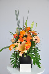 buqu&ecirc; de flores laranja 