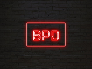 BPD のネオン文字