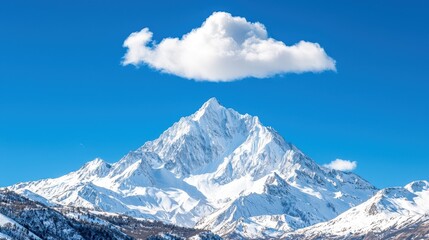 Obraz premium Majestic Snow-Capped Mountain Under Blue Sky