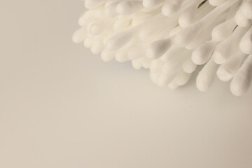 Place a white cotton swab on an empty space.