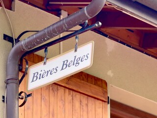 Panneau indiquant Bières Belges