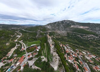 Klis: Panoramablick auf Kroatiens historische Bergfestung