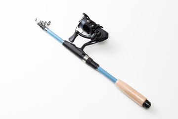 白背景に釣竿とリール
