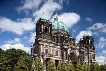 Explore the Stunning Facade of Berliner Dom in Berlin, Germany © Felipe Rodríguez
