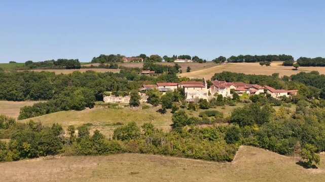 Parallaxe devant le village