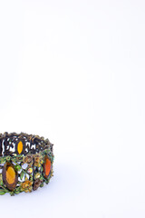 Amber Treasures: A bracelet that tells a story—each gemstone a chapter. The combination of amber and yellow creates a harmonious blend, making it a standout piece for fashion enthusiasts.