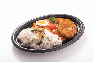 チリコンカンと豆腐ハンバーグ　十六穀米弁当