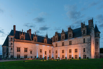 Fototapeta premium France - Amboise - The royal castle of Amboise, by night