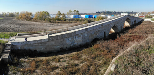 Located in Babaeski, Turkey, Alpullu Bridge was built by Mimar Sinan in the 16th century.
