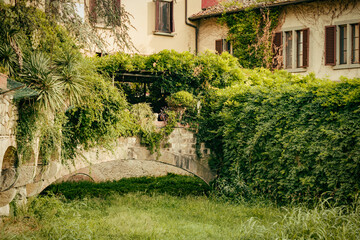 Fototapeta premium Particolare di una villa sul fiume Arno alle porte di Firenze