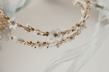 Exquisite Golden Jewelry Hairband with Quartz Accents for the Bride's Wedding Day