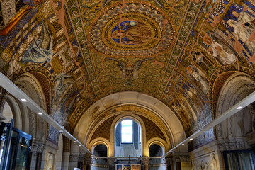 Obraz premium Berlin (Germany) - August: Kaiser-Wilhelm-Gedachtniskirche in Berlin