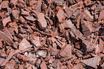 Detailed patterns of red rubber mulch groundcover