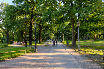 Fototapeta premium Berlin (Germany) - August: Footpath in the Tiergarten public park