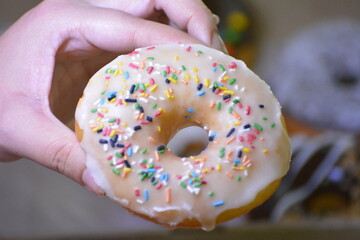 donuts on glass tray, donuts for sale