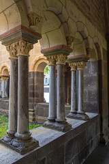 Kreuzgang der Benediktinerabtei Maria Laach in Rheinland-Pfalz