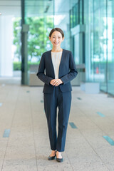 ビジネス・女性・全身