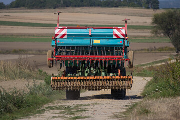 Tractor with seed drill © Bagatela