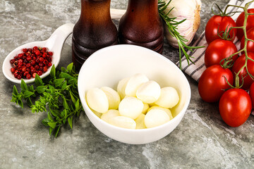 Small mozzarella mini cheese balls