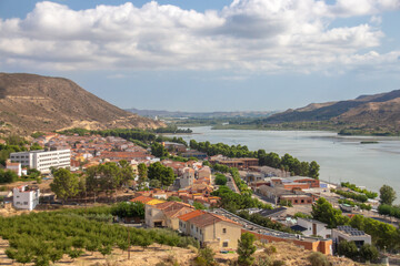 Fototapeta premium En Aragón, en la provincia de Zaragoza encontramos a Mequinenza una localidad en la comarca del Bajo Cinca