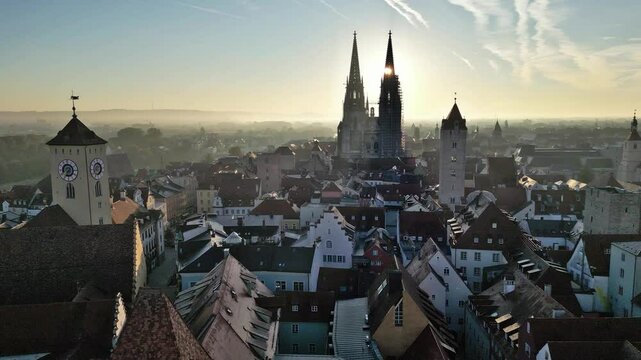 Regensburg, Deutschland: Sonne hinter dem Dom