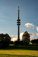 Obraz premium hohenpeissenberg, tv tower, satellite, technology, radio, tower, clouds, summer, meadow, bayern, oberbayern, peissenberg