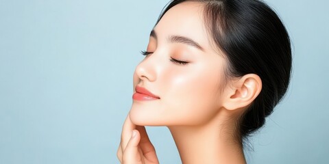 Fototapeta premium Beautiful Woman with Smooth Skin and Natural Makeup