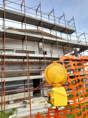 Lavori in corso nel cantiere edile