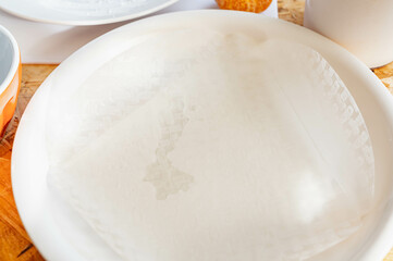 水に浸す生春巻きの皮