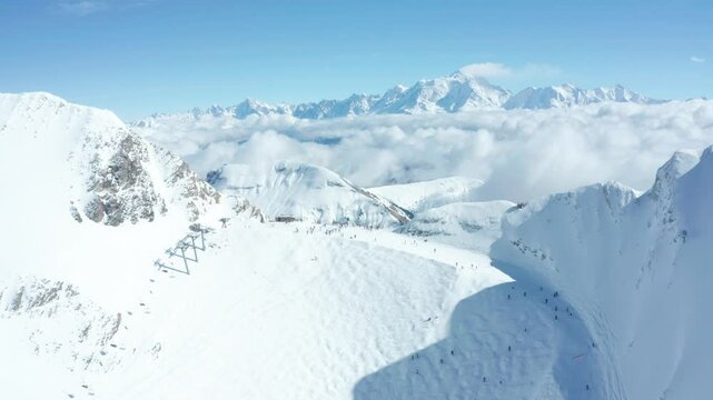 prise de vue a&eacute;rienne d'un t&eacute;l&eacute;ski dans les Alpes fran&ccedil;aises, La Clusaz