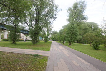 pedestrian paths in the landscape park Yuzhnoye Butovo, Moscow, June 2023, 2