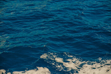 Naklejka premium waves on the beach
