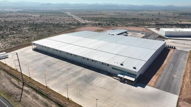 Vista a&eacute;rea de una planta industrial 