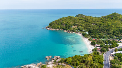 Obraz premium aerial drone shot of silver beach, koh samui, thailand. turquoise water, white sand, palm trees, and lush greenery create a serene tropical paradise, perfect for travel and tourism imagery.