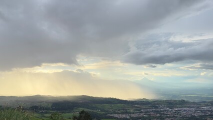 cielo, nube, nube, naturaleza, clima, azul, tempestad, celaje, nublado, llover, sol, moreno, verano, alumbrado, blanco, paisaje, atardecer, cubierto, diurna, cielo, dramático, cielo, hermoso, descarga