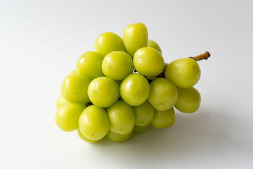 白背景のシャインマスカット