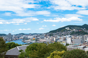 Obraz premium グラバー園の展望台から見る長崎市内の街並み
