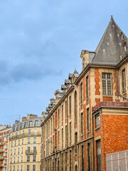 Obraz premium Antique building view in Paris city, France. 