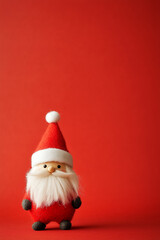 Obraz premium Joyful Christmas figure with a fluffy beard Santa Claus