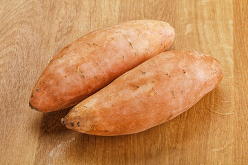 Raw batat root for baked