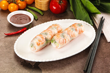 Vietnamese spring roll with prawn