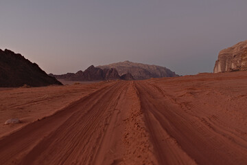 Droga przez Wadi Rum © Micha