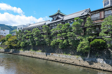 Fototapeta premium 昭和初期に建てられた木造建築物